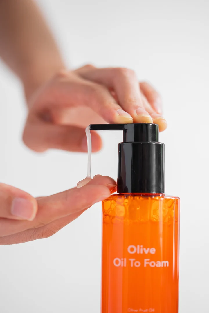 Olive Oil-to-Foam Cleanser, image 3 of 5
